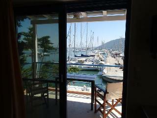 Ianos Hotel