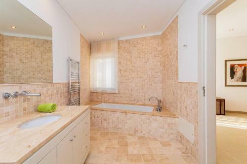[luxury Villa] Cinema, Sauna, Pool And Billiards