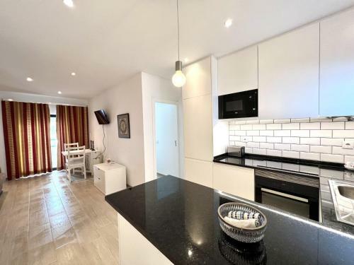 Beachside Apartment - With Pool By Hd Properties