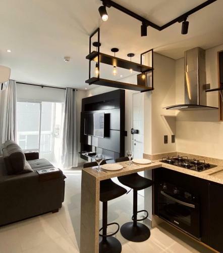 Apartamento Com Piscina Pr�ximo A Praia, Alto Padr�o