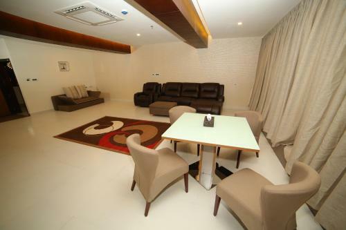 Posada Vavas Inn & Suites