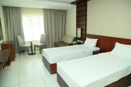 Posada Vavas Inn & Suites