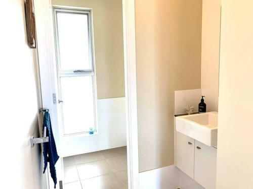 Karibu Beach Retreat- Panoramic Sea Views 4 Bdrms