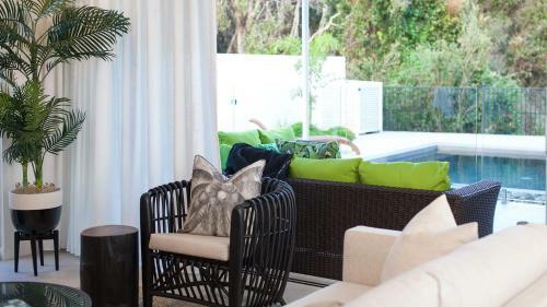 Belle Mare Holiday House