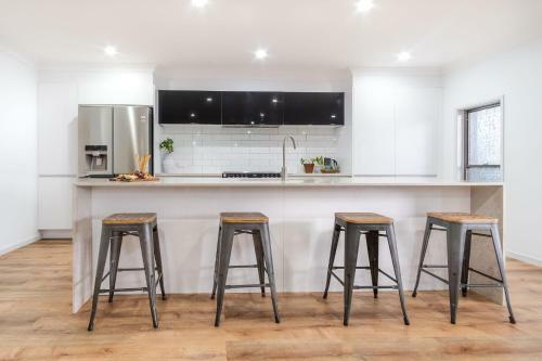 Spacious Family Home With Pool In Golden Beach