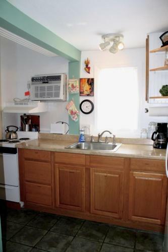 Moon Dreams Cottage - Pet Friendly