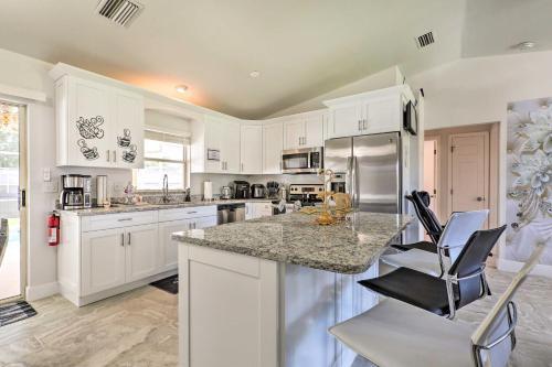 Charming N Fort Meyers Retreat Pool And Lanai!