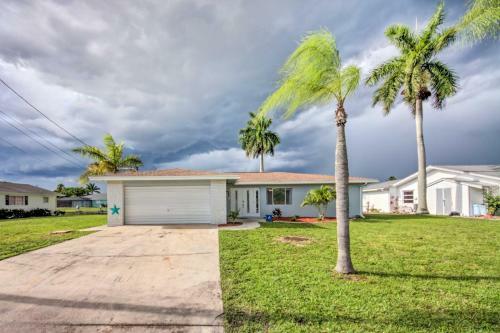 Canal-front Home With Lanai About 5 Mi To Ft Myers!