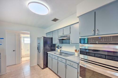 Canal-front Home With Lanai About 5 Mi To Ft Myers!
