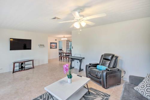 Canal-front Home With Lanai About 5 Mi To Ft Myers!