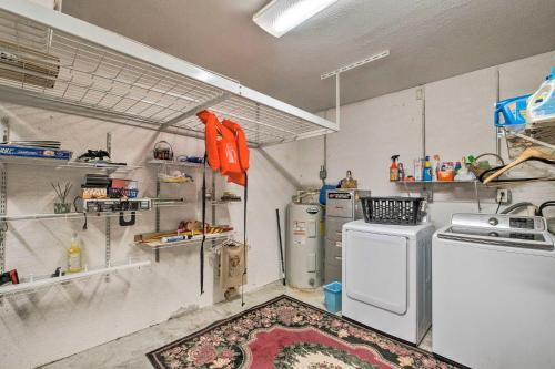 Serene Old Town Getaway Near Suwannee River!