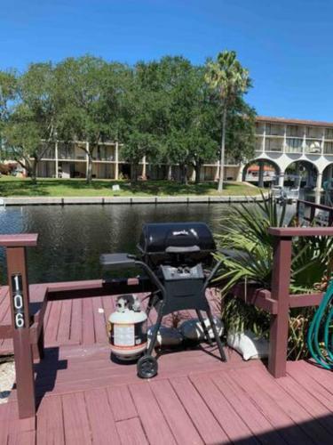 Apartamento Newly Renovated Luxurious Waterfront Condo Condo