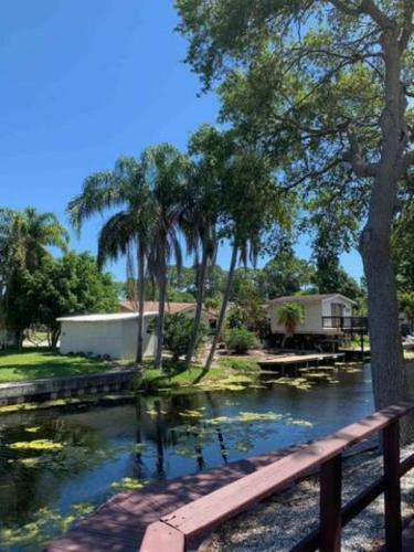 Apartamento Newly Renovated Luxurious Waterfront Condo Condo