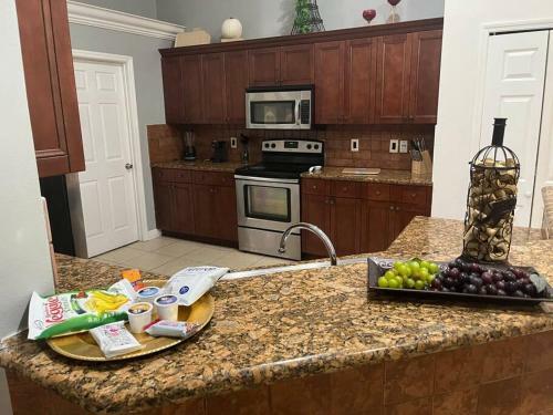 Rent Luxe 5 Star Villa 4 Bedroom Pool/bbq/