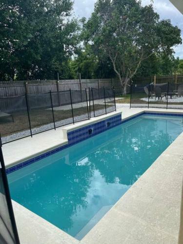 Rent Luxe 5 Star Villa 4 Bedroom Pool/bbq/