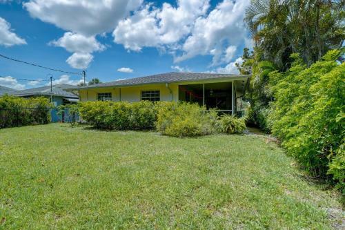Beautiful Naples Park Cottage -only 1 Mile To Vanderbilt Beach North