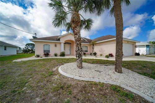 Bella Vista - Private Villa With Heated Pool - Sleeps 6