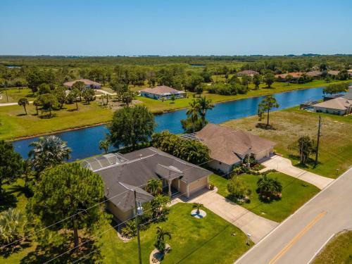 Sandpiper - Private Villa With Heated Pool - Sleeps 6