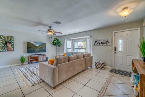 Golf Retreat - Private Dog Friendly Villa With Heated Pool - Sleeps 6
