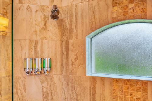 Cheerful 3bdrm Home, With Heated Pool