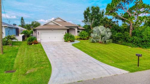 Cheerful 3bdrm Home, With Heated Pool