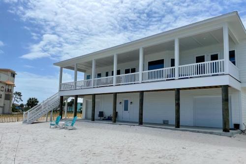 Beach House On The Bay