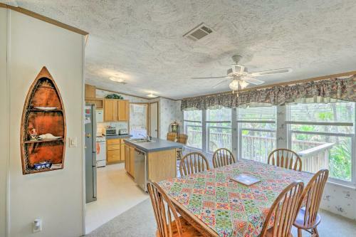 Bright Steinhatchee Home Proximity To Ocean!