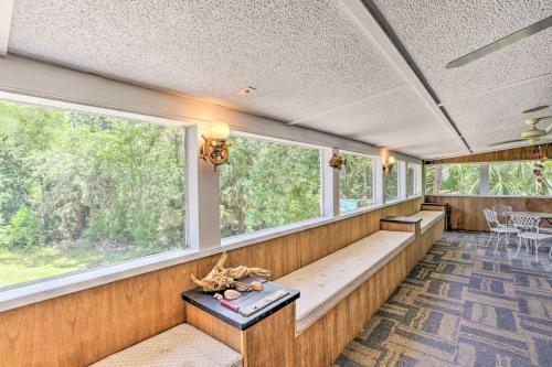Bright Steinhatchee Home Proximity To Ocean!