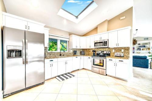 Waterfront Pool Dream Vacation