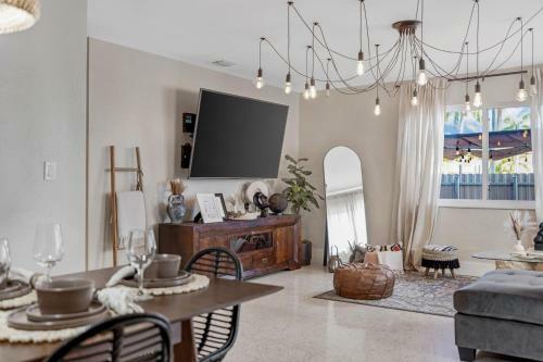 Miami Hideaway With Arcade, Pool By Airport