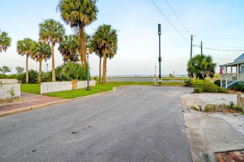 Downtown Seville Bayview Home