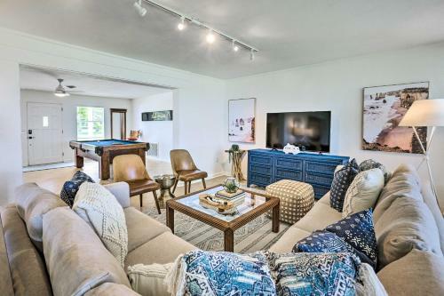 Lakefront Tavares Home With Sunroom And Boat Dock