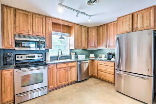 Lakefront Tavares Home With Sunroom And Boat Dock