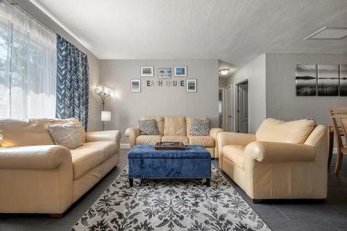Large Home In St Pete 15 Minutes To Beach