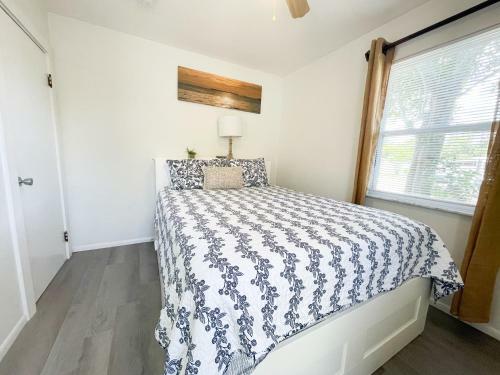 Adorable Private Cottage Close To Beach & Downtown