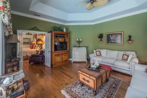 The Villages - Gerardo Avenue 2131
