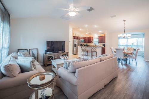 The Villages - Cedar Waxwing Drive 5596