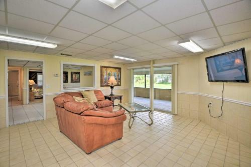Waterfront Welaka Escape With Private Docks!
