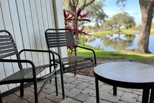 Saddlebrook Resort Studio Suite - Peaceful Pond Paradise - Pet Friendly - Convenience And Comfort