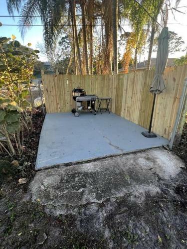 Cute Home 10 Mins To Multiple Beaches & Game Room