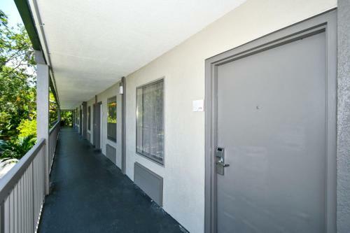 Apartamento Ramada 614 - All-new, Huge Pool, Tiki Bar!