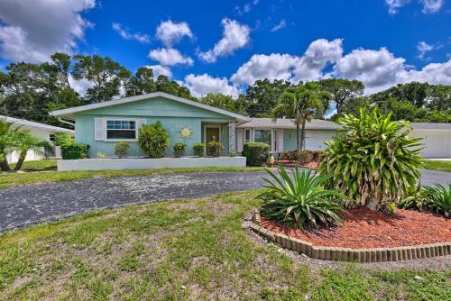 Sunny Sarasota Home 4 Mi To Siesta Key Beach