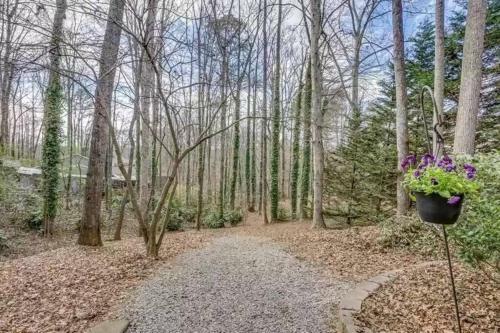 Entire Home, Waterfront Lake Lanier - Kayaks, Dock