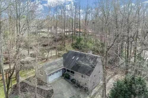 Entire Home, Waterfront Lake Lanier - Kayaks, Dock