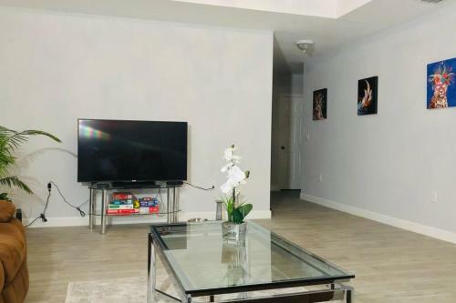 Villa West Palm Beach, Florida Trendy And Spacious Home