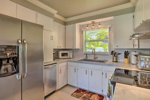 West Palm Beach Waterfront Oasis With Hot Tub!