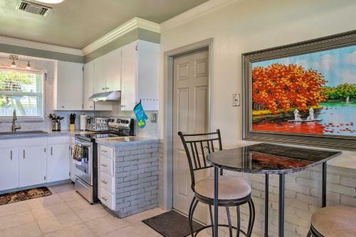 West Palm Beach Waterfront Oasis With Hot Tub!