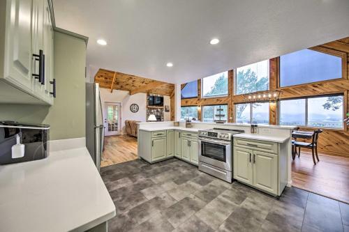 Huge Blairsville Cabin Game Room And Mtn View!