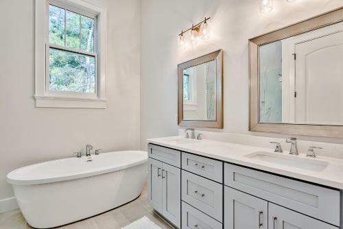 Grayton Beach, Brand New House! Walk To Beach! Two Pools