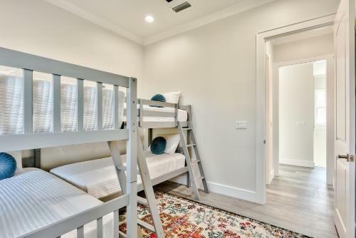 Grayton Beach, Brand New House! Walk To Beach! Two Pools